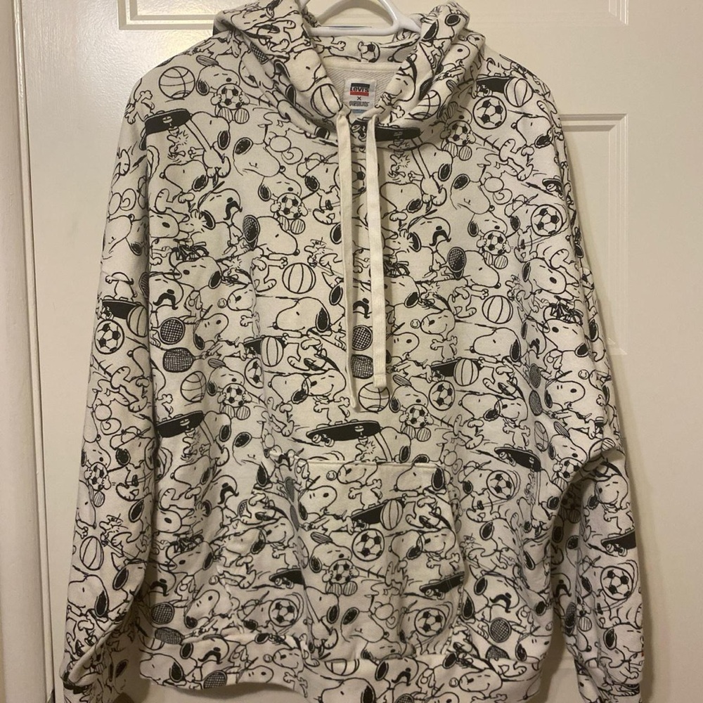 Snoopy x Levi’s sweatshirt 💕